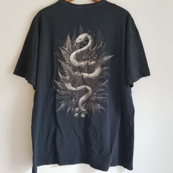 NWT Disturbia Women's Gravity Cotton Snake Printed T-Shirt Size 8 - Picture 3 of 10